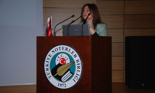 Kamu Bilişim Projelerini Tanıtıyor/Değerlendiriyor: ‘e-Dönüşüm Sürecinde Noterlik Hizmetleri ve Türkiye Noterler Birliğinde Gelinen Nokta’ toplantısı yapıldı.