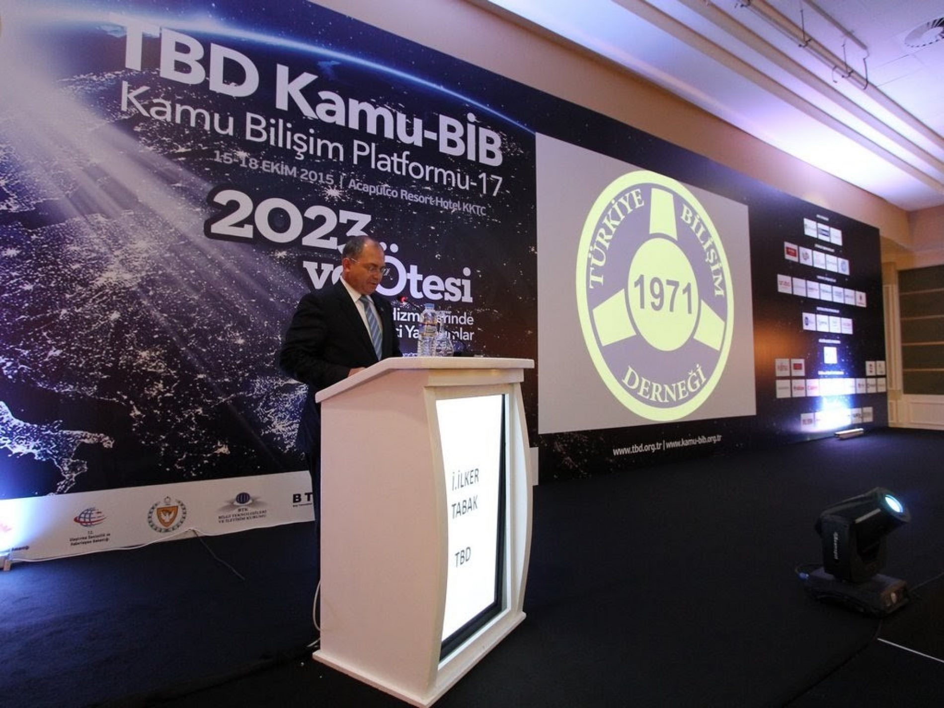 Kamu-BİB 17 Kamu Bilişim Platformu 15-18 Ekim 2015’de Girne’de gerçekleştirildi.