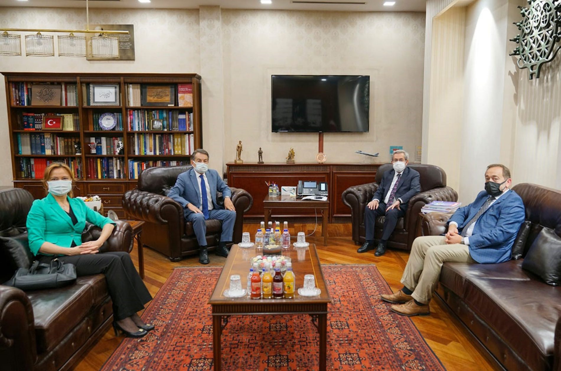 TBD Heyeti Ankara Üniversitesi Rektörü Sayın Prof. Dr. Necdet ÜNÜVAR’ı Makamında Ziyaret Etti