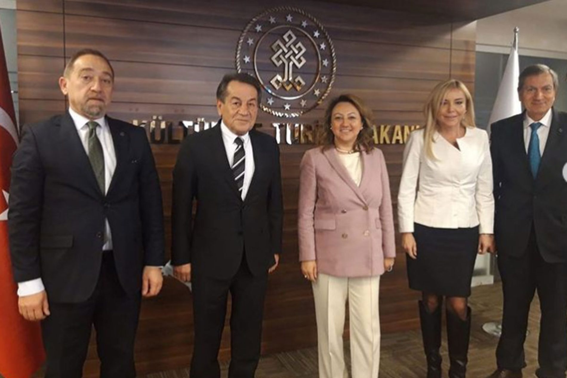 TBD Genel Başkanı Sayın Rahmi AKTEPE ve TBD Heyeti T.C. Kültür ve Turizm Bakan Yardımcısı Sayın Özgül ÖZKAN YAVUZ’u Makamında Ziyaret Etti