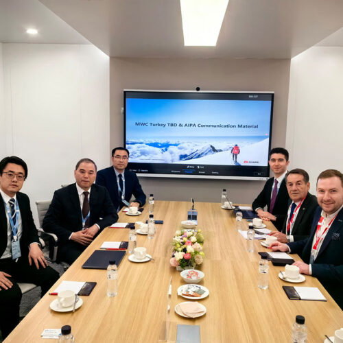 TBD Genel Başkanı Sayın Rahmi AKTEPE, HUAWEI Siber Güvenlik ve Gizlilik Başkan Yardımcısı Jeff WANG ile bir araya geldi.