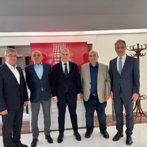 Türkiye Bilişim Derneği (TBD) Genel Başkanı Kenan N. Altınsaat, Merkez YK Üyesi Dr. Cemal Gemci ve Afet Araştırmaları Derneği (AAD) Başkanı Prof. Dr. Mehmet Eryılmaz, Türkiye Belediyeler Birliği Genel Sekreter Yardımcısı (BT ve Afet Çalışmalarından sorumlu) Feridun Ulutaş’ı Ziyaret Ettiler