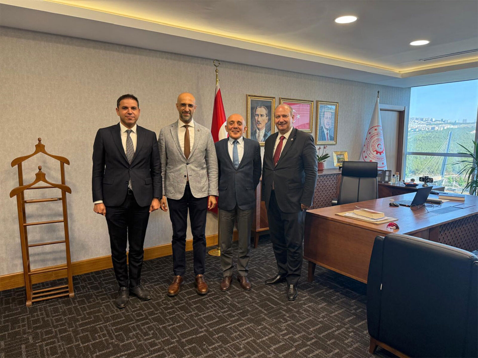 TBD Genel Başkanı Sn. Kenan ALTINSAAT ve TBD Genel Başkan Yardımcısı Sn. Gökhan ERZURUMLUOĞLU, T.C. Sanayi ve Teknoloji Bakanlığı Milli Teknoloji Genel Müdürlüğünde Genel Müdür Sn. Sadullah UZUN ve Genel Müdür yardımcısı Sn. Ahmet DEMİRCAN’ı Makamlarında Ziyaret Etmişlerdir